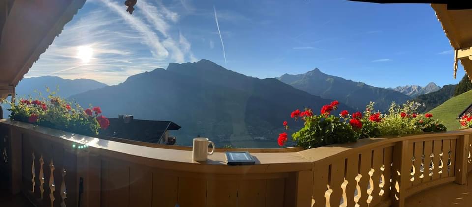 Ferienwohnung im Zillertal am Schwendberg Garten mit Traumausblick!